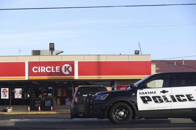 Police: Woman called 911 after letting killer borrow phone | iNFOnews.ca