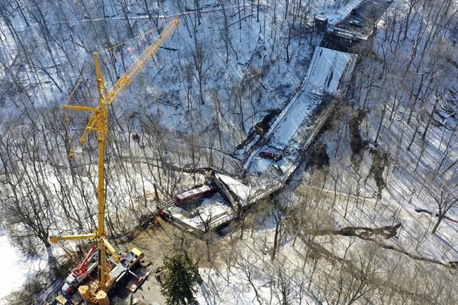 Study of Pittsburgh bridge collapse looking at leg fractures | iNFOnews.ca