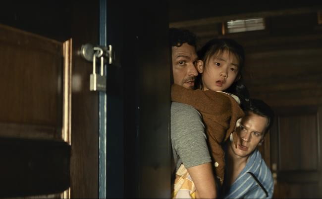 Review: 'Knock at the Cabin' twists the home invasion horror | iNFOnews.ca
