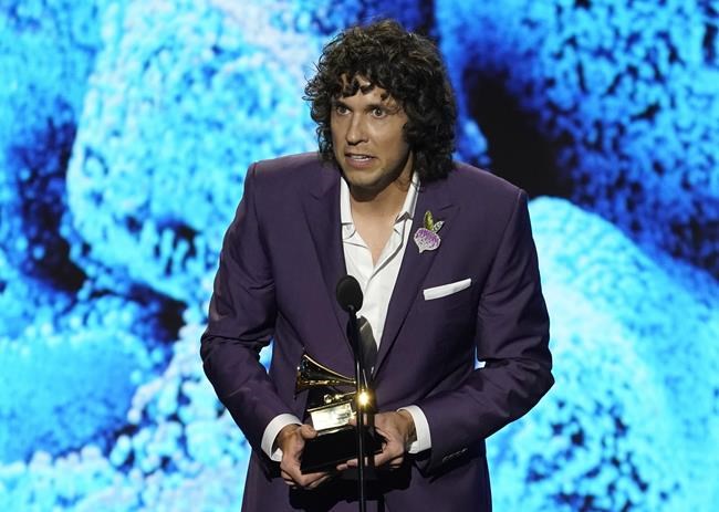 Michael Bublé and Drake win Grammys while songwriter Tobias Jesso Jr. takes home two | iNFOnews.ca CP429224805