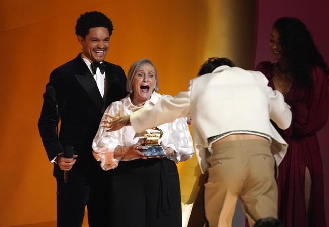 Grammys Moments: A rap tribute for the ages, Beyoncé triumph | iNFOnews.ca Grammys Moments: A rap tribute for the ages, Beyoncé triumph | iNFOnews.ca