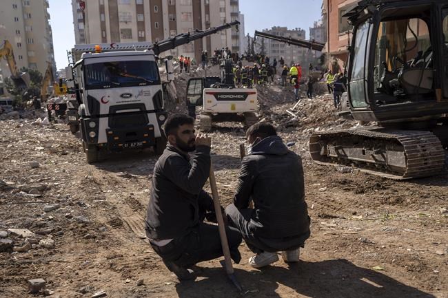 In earthquake rescues, noisy gear and digging, then silence | iNFOnews.ca CP2083540163