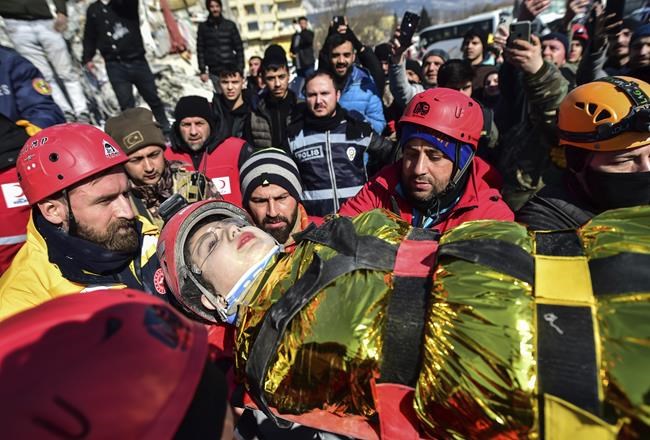 Rescuers push to find survivors of 'disaster of the century' | iNFOnews.ca Rescuers push to find survivors of 'disaster of the century' | iNFOnews.ca