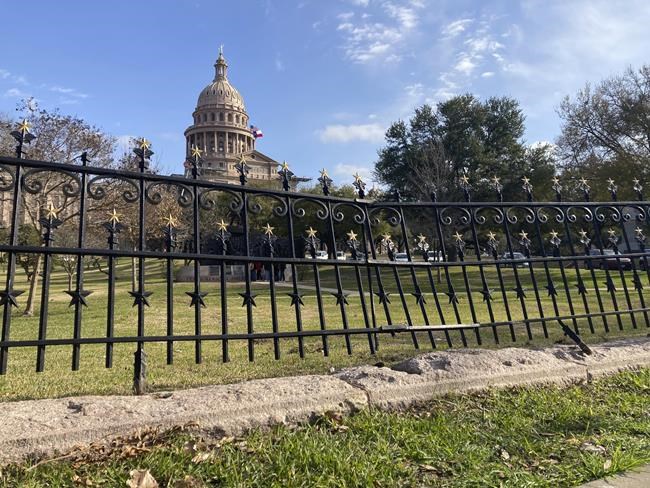 Driver arrested after crash through fence at Texas Capitol | iNFOnews.ca Driver arrested after crash through fence at Texas Capitol | iNFOnews.ca