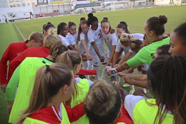 Canada women's soccer team reluctantly returns to training under protest in Florida | iNFOnews.ca