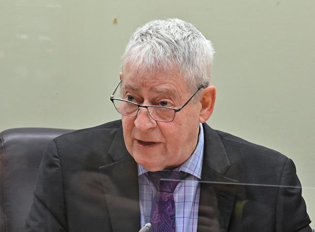 Police dog handler tells Quebec inquest he had trouble getting scent of girls, father | iNFOnews.ca