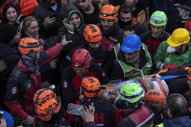 Quake survivors wait amid rubble, to search or say goodbye | iNFOnews.ca