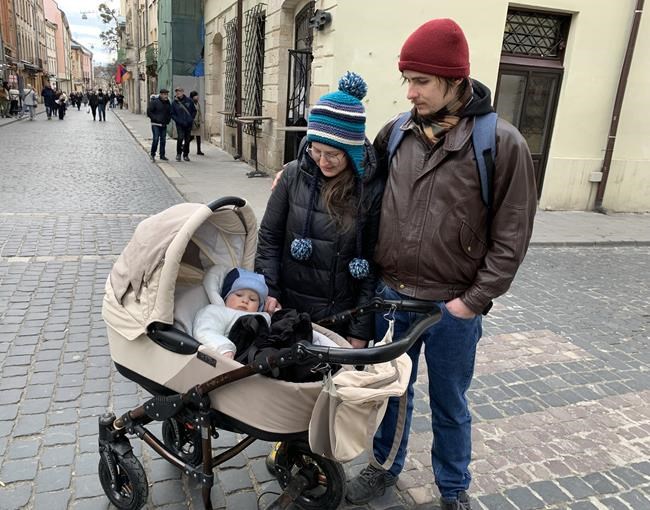 Birth in bomb shelters: Ukrainian midwives look to Canada for training | iNFOnews.ca