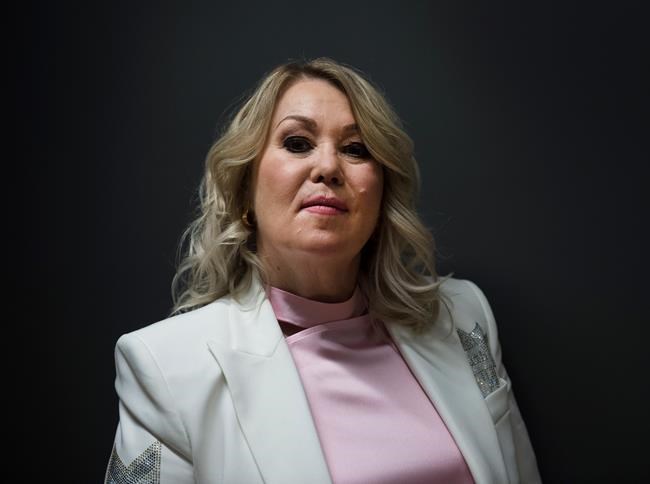 Jann Arden petitions Ottawa to ban live horse exports for slaughter | iNFOnews.ca Jann Arden petitions Ottawa to ban live horse exports for slaughter | iNFOnews.ca