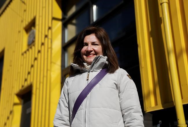 Ukrainian newcomers assess options in Canada year after war at home | iNFOnews.ca