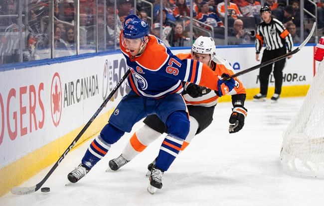 McDavid hits 800-point milestone in Oilers' 4-2 comeback win over Flyers | iNFOnews.ca McDavid hits 800-point milestone in Oilers' 4-2 comeback win over Flyers | iNFOnews.ca