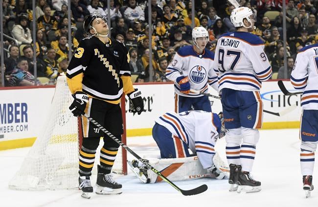 McDavid scores twice, Oilers blast reeling Crosby, Pens 7-2 | iNFOnews.ca