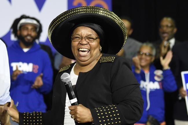 Obama praises woman behind 'Fired up' chant as she retires | iNFOnews.ca