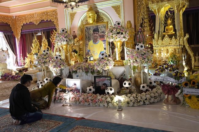 Funeral of Thai 'cave boy' who died in UK ends with prayers | iNFOnews.ca