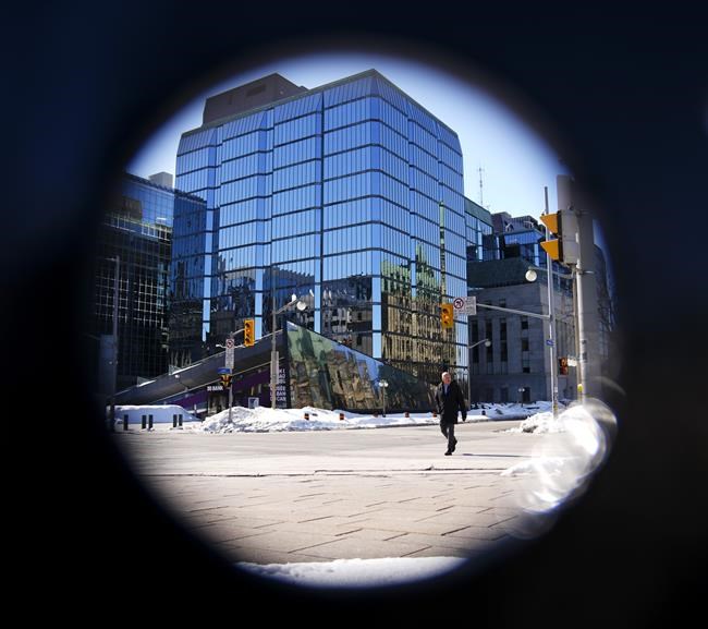 BoC holds key rate for first time in a year, allowing itself to diverge from the Fed | iNFOnews.ca BoC holds key rate for first time in a year, allowing itself to diverge from the Fed | iNFOnews.ca