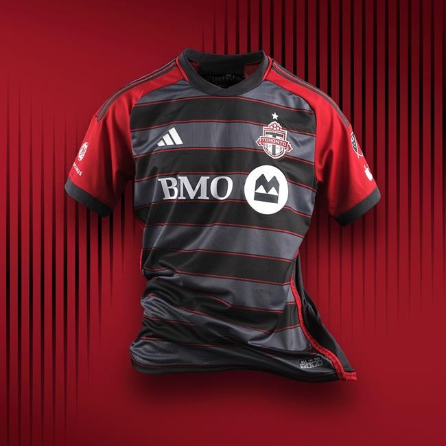 Toronto FC's new kit draws wide range of reviews from players and supporters | iNFOnews.ca