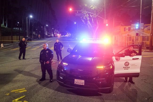 2 LA police officers shot by parolee released from hospital | iNFOnews.ca