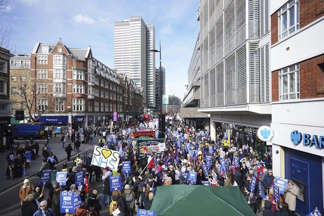 UK protest backs health staff as doctors prepare to strike | iNFOnews.ca