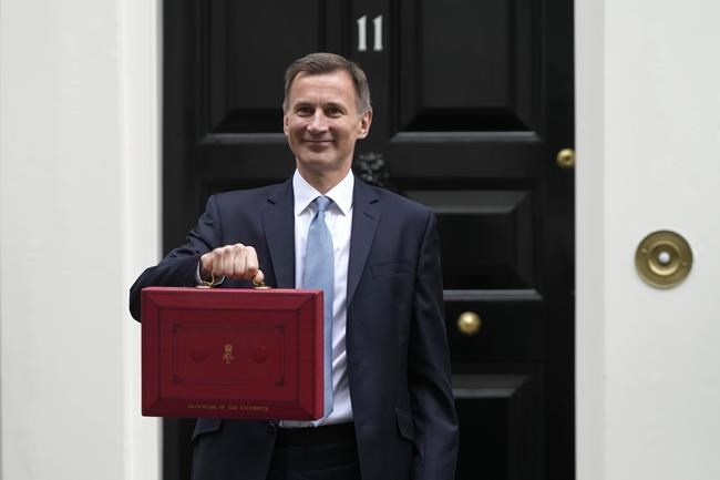 UK Treasury chief predicts no recession in Britain this year | iNFOnews.ca