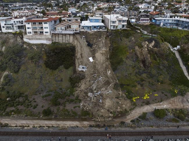 California buildings still in peril from tumbling cliff | iNFOnews.ca