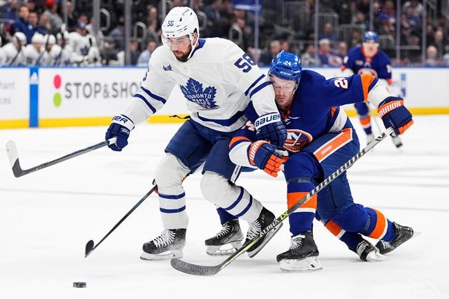 Clutterbuck scores 2 as Islanders crush Leafs 7-2 | iNFOnews.ca