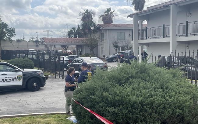 Authorities: Suspect fatally shot during rescue of migrants | iNFOnews.ca Authorities: Suspect fatally shot during rescue of migrants | iNFOnews.ca