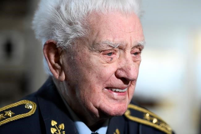 Emil Bocek, last Czech RAF pilot during WWII, dies at 100 | iNFOnews.ca