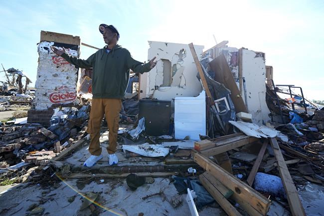 Mississippi tornado victims wonder, 'How can we rebuild?' | iNFOnews.ca CP1903630477
