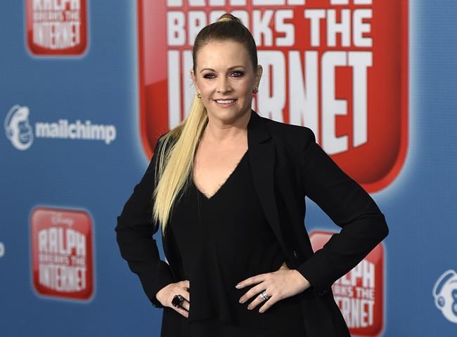 Melissa Joan Hart says she helped 'tiny kids' flee shooting | iNFOnews.ca
