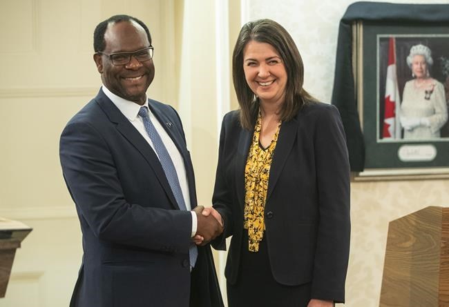 Appropriate for Alberta premier to discuss COVID case with accused, deputy says | iNFOnews.ca Appropriate for Alberta premier to discuss COVID case with accused, deputy says | iNFOnews.ca