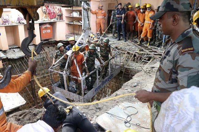 36 bodies found inside well after collapse at Indian temple | iNFOnews.ca 36 bodies found inside well after collapse at Indian temple | iNFOnews.ca