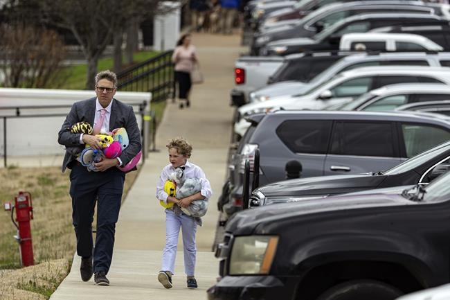 Mourners gather for 1st Nashville school shooting funeral | iNFOnews.ca