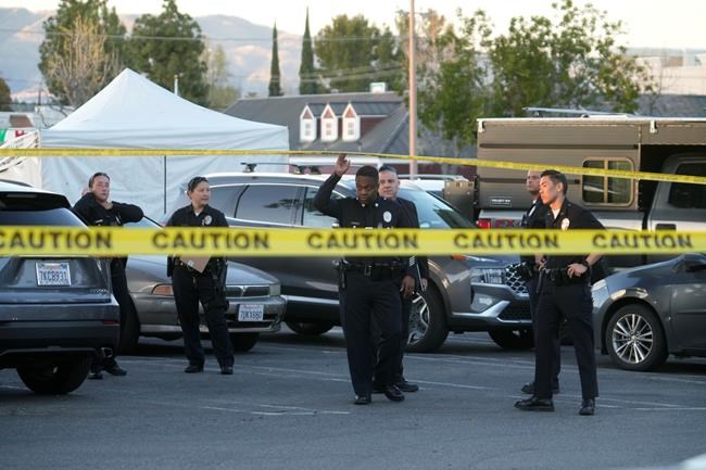 LA police: 1 dead, 3 wounded in shooting at shopping center | iNFOnews.ca LA police: 1 dead, 3 wounded in shooting at shopping center | iNFOnews.ca
