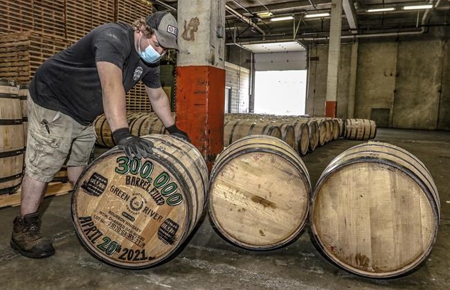 Kentucky bourbon-makers toast bill phasing out barrel tax | iNFOnews.ca Kentucky bourbon-makers toast bill phasing out barrel tax | iNFOnews.ca