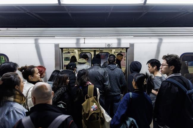 Experts urge CRTC to take action forcing companies to provide cell service on TTC | iNFOnews.ca