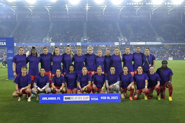 Women's soccer teams to follow Canada's example and wear purple wristbands | iNFOnews.ca