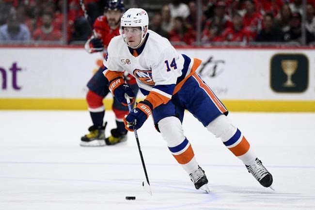 Islanders' Horvat clarifies 'better than Vancouver' comment | iNFOnews.ca