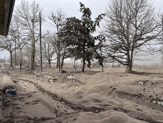 Volcano eruption in Russia's Kamchatka spews vast ash clouds | iNFOnews.ca Volcano eruption in Russia's Kamchatka spews vast ash clouds | iNFOnews.ca