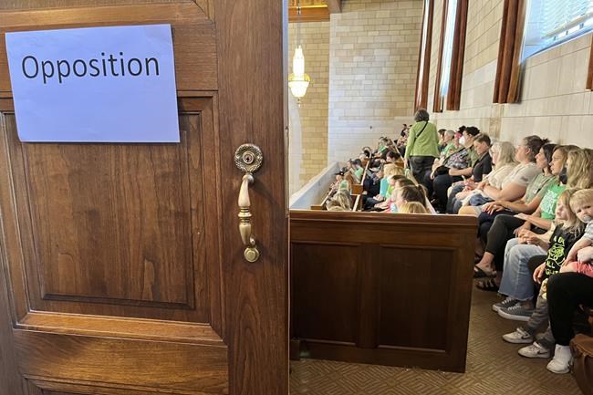 Nebraska lawmakers advance bill to vastly restrict abortion | iNFOnews.ca