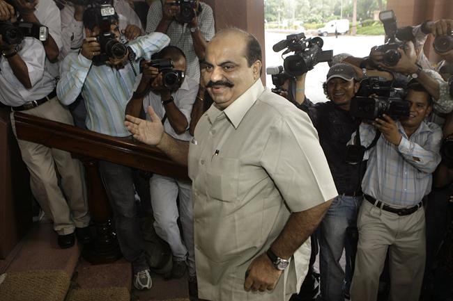 Former Indian lawmaker, brother fatally shot live on TV | iNFOnews.ca Former Indian lawmaker, brother fatally shot live on TV | iNFOnews.ca