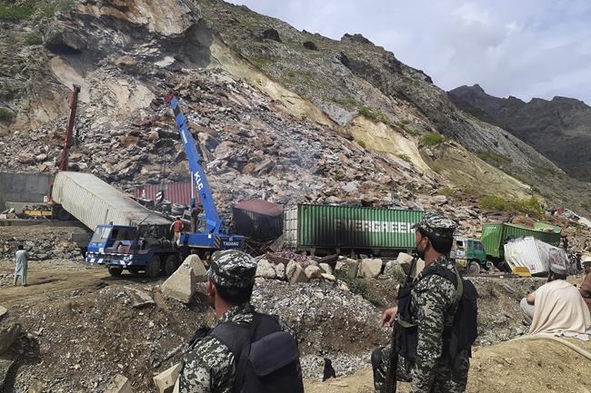 Massive landslide buries trucks, kills 2 people in Pakistan | iNFOnews.ca Massive landslide buries trucks, kills 2 people in Pakistan | iNFOnews.ca