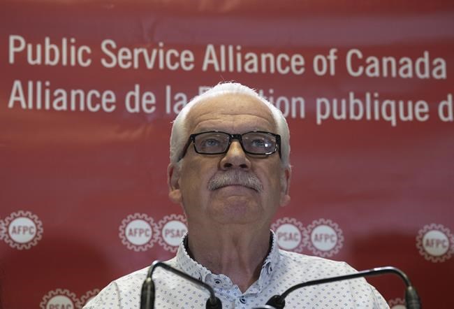 Here's what the looming public-service strike would look like for hybrid workers | iNFOnews.ca