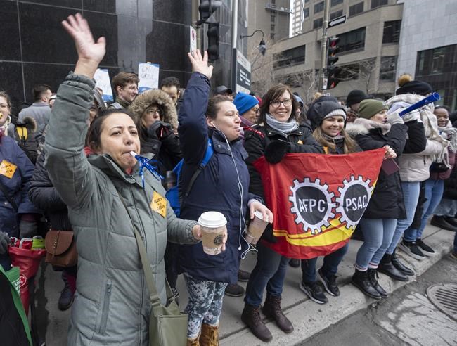 PSAC strike could have domino effect for unionized workers: labour experts | iNFOnews.ca PSAC strike could have domino effect for unionized workers: labour experts | iNFOnews.ca