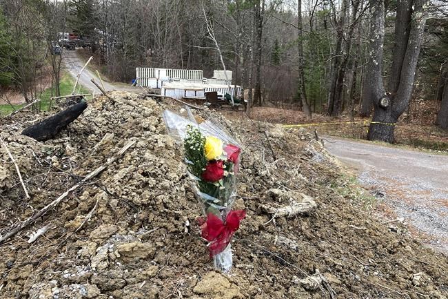 Police: Maine man killed parents before firing on motorists | iNFOnews.ca