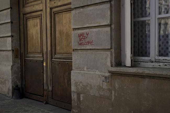 Emily in Paris: Parisians face influx of Netflix hero's fans | iNFOnews.ca Emily in Paris: Parisians face influx of Netflix hero's fans | iNFOnews.ca