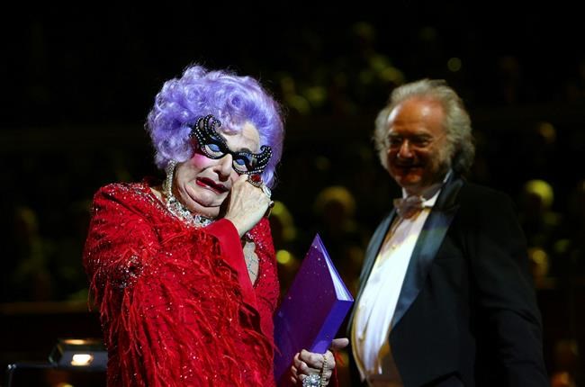 Dame Edna creator Barry Humphries dies in Sydney at 89 | iNFOnews.ca