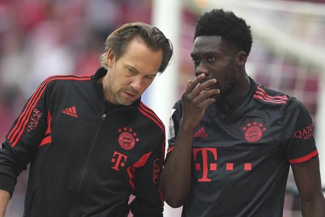 Canadian star Alphonso Davies sidelined with thigh injury suffered with Bayern Munich | iNFOnews.ca