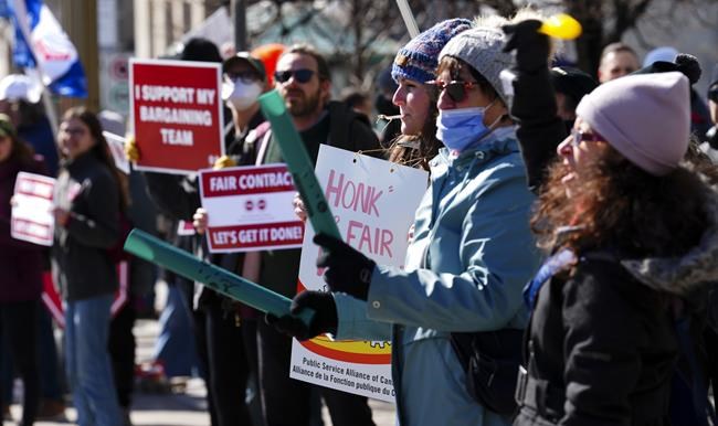 Strike could be last hurrah for Ottawa's core as public servants fight for telework | iNFOnews.ca