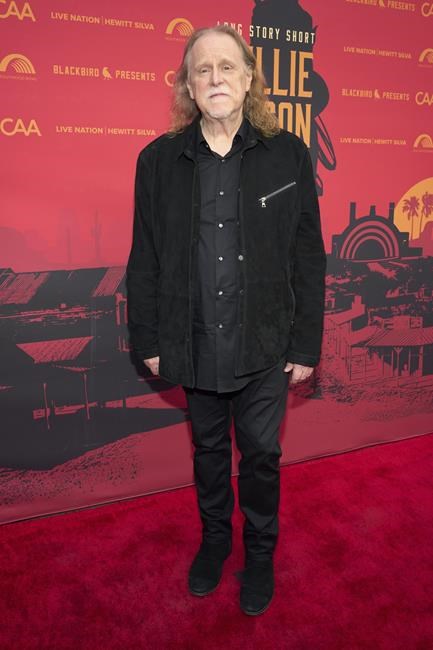 Willie Nelson inhales the love at 90th birthday concert | iNFOnews.ca