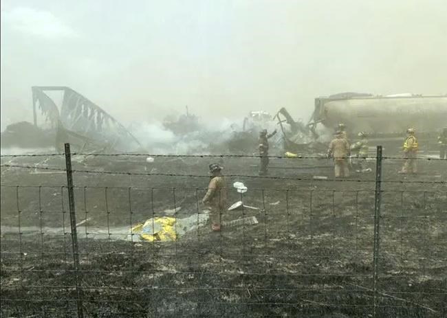 At least 6 dead after dust storm causes crashes in Illinois | iNFOnews.ca